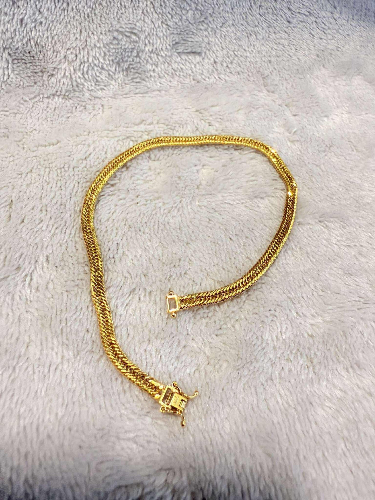 18K Gold Triple Lock Bracelet – Sleek Security with Timeless Style